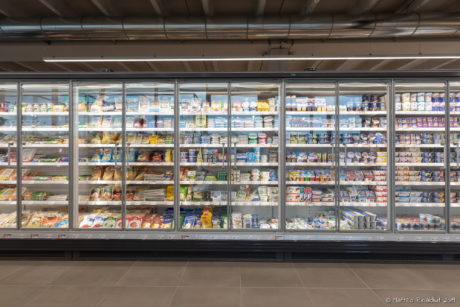 Servizio fotografico di interni al supermercato "I Rossi" di Cigole con espositori refrigerati realizzati dalla AHT Cooling Systems